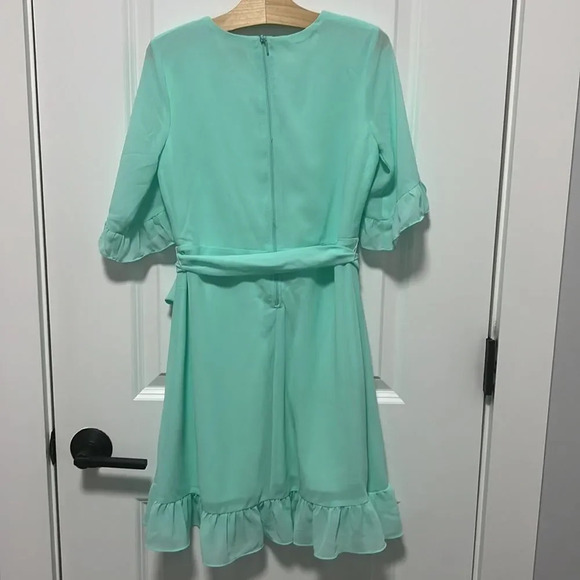 Gianni Bini Girls || Tiffany Blue Wrap Dress With Ruffles on Bottom Size 12. - Picture 6 of 9